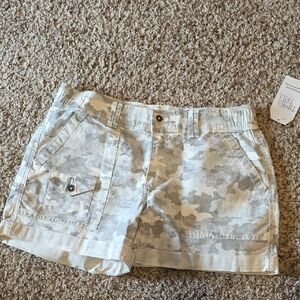 Time and Tru Gray Cargo Shorts with Belt Loops